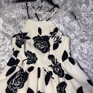 ROMEO + JULIET 🖤🤍ROSES🤍🖤DRESS